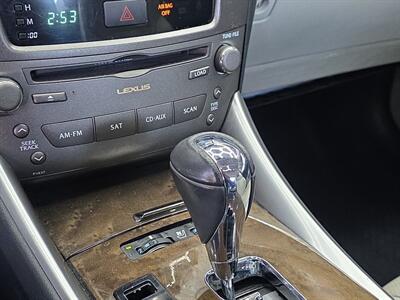 2011 Lexus IS 250   - Photo 30 - Lennox, CA 90304