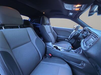 2015 Dodge Challenger R/T   - Photo 17 - Lennox, CA 90304