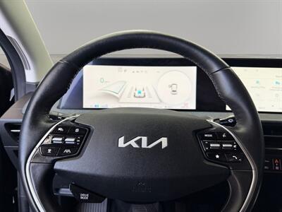 2022 Kia EV6 Wind   - Photo 18 - Lennox, CA 90304