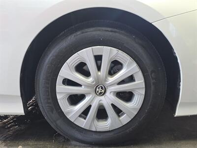2019 Toyota Prius L   - Photo 18 - Lennox, CA 90304