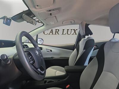 2019 Toyota Prius L   - Photo 9 - Lennox, CA 90304