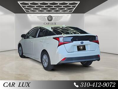 2019 Toyota Prius L   - Photo 3 - Lennox, CA 90304