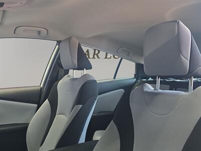2019 Toyota Prius L   - Photo 10 - Lennox, CA 90304