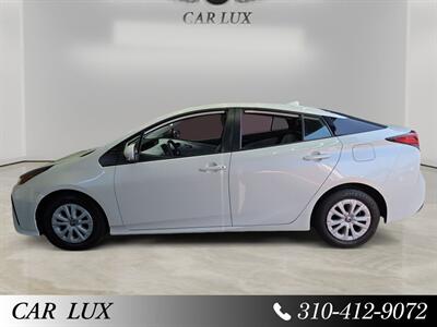 2019 Toyota Prius L   - Photo 2 - Lennox, CA 90304