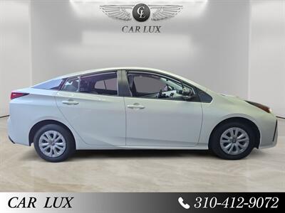 2019 Toyota Prius L   - Photo 6 - Lennox, CA 90304