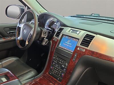 2014 Cadillac Escalade Premium   - Photo 15 - Lennox, CA 90304