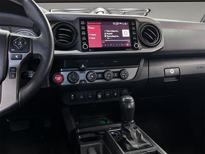 2020 Toyota Tacoma TRD Sport V6   - Photo 14 - Lennox, CA 90304