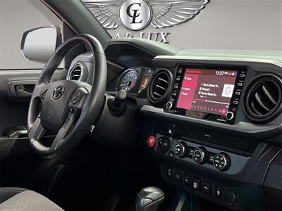 2020 Toyota Tacoma TRD Sport V6   - Photo 18 - Lennox, CA 90304