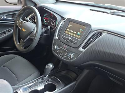 2018 Chevrolet Malibu LS 1FL   - Photo 15 - Lennox, CA 90304