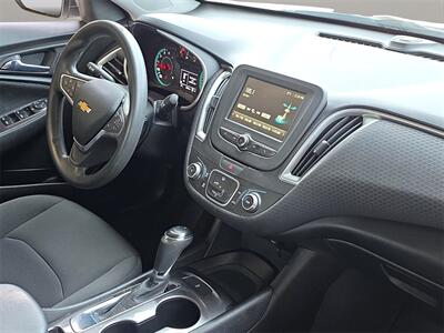 2018 Chevrolet Malibu LS 1FL   - Photo 15 - Lennox, CA 90304