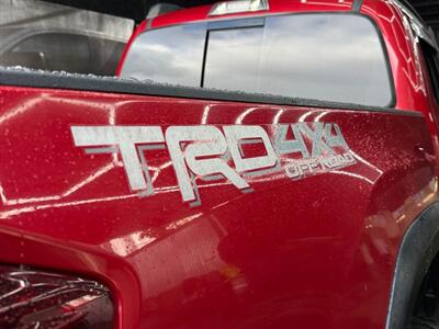 2018 Toyota Tacoma TRD Off-Road V6   - Photo 18 - Lennox, CA 90304