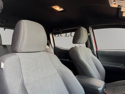 2018 Toyota Tacoma TRD Off-Road V6   - Photo 14 - Lennox, CA 90304