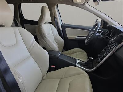 2014 Volvo XC60 3.2   - Photo 16 - Lennox, CA 90304
