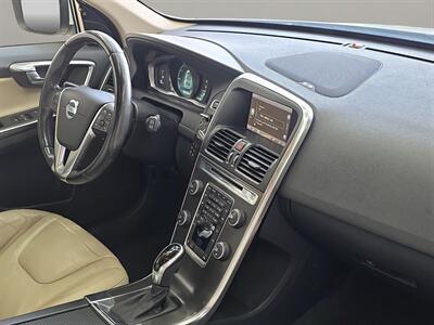 2014 Volvo XC60 3.2   - Photo 15 - Lennox, CA 90304