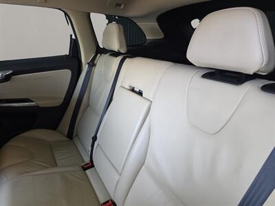 2014 Volvo XC60 3.2   - Photo 12 - Lennox, CA 90304