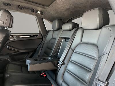 2015 Porsche Macan Turbo   - Photo 12 - Lennox, CA 90304