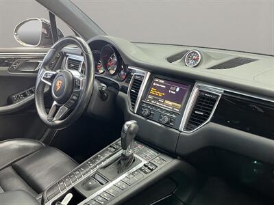 2015 Porsche Macan Turbo   - Photo 18 - Lennox, CA 90304