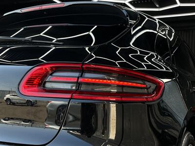2015 Porsche Macan Turbo   - Photo 22 - Lennox, CA 90304