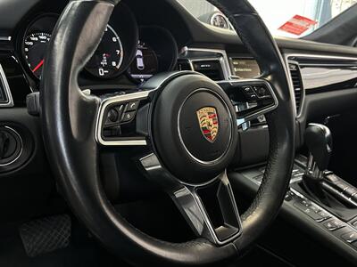 2015 Porsche Macan Turbo   - Photo 25 - Lennox, CA 90304