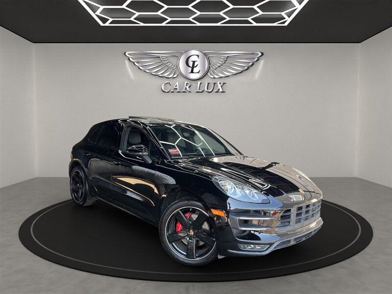 2015 Porsche Macan Turbo  