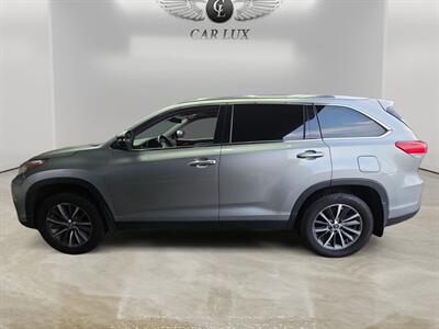 2019 Toyota Highlander XLE   - Photo 2 - Lennox, CA 90304