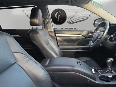 2019 Toyota Highlander XLE   - Photo 15 - Lennox, CA 90304