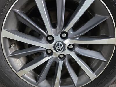 2019 Toyota Highlander XLE   - Photo 19 - Lennox, CA 90304