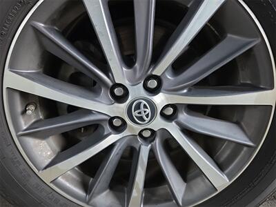 2019 Toyota Highlander XLE   - Photo 19 - Lennox, CA 90304