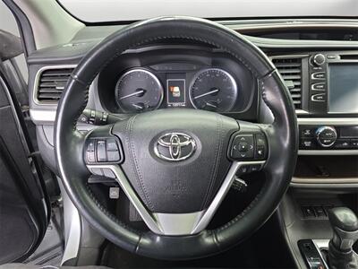 2019 Toyota Highlander XLE   - Photo 12 - Lennox, CA 90304