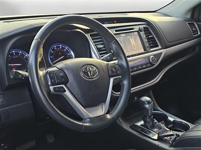 2019 Toyota Highlander XLE   - Photo 10 - Lennox, CA 90304