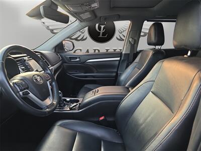 2019 Toyota Highlander XLE   - Photo 9 - Lennox, CA 90304