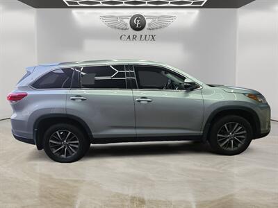2019 Toyota Highlander XLE   - Photo 6 - Lennox, CA 90304