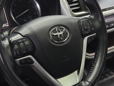 2019 Toyota Highlander XLE   - Photo 20 - Lennox, CA 90304