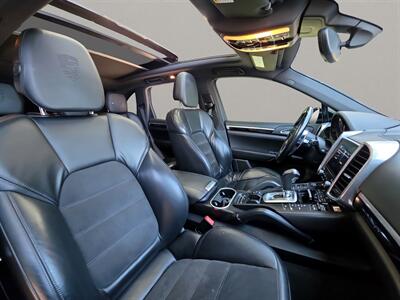 2017 Porsche Cayenne Platinum Edition   - Photo 17 - Lennox, CA 90304
