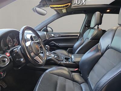 2017 Porsche Cayenne Platinum Edition   - Photo 9 - Lennox, CA 90304