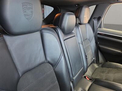 2017 Porsche Cayenne Platinum Edition   - Photo 15 - Lennox, CA 90304
