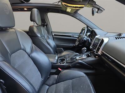2017 Porsche Cayenne Platinum Edition   - Photo 14 - Lennox, CA 90304