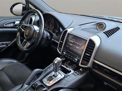 2017 Porsche Cayenne Platinum Edition   - Photo 13 - Lennox, CA 90304