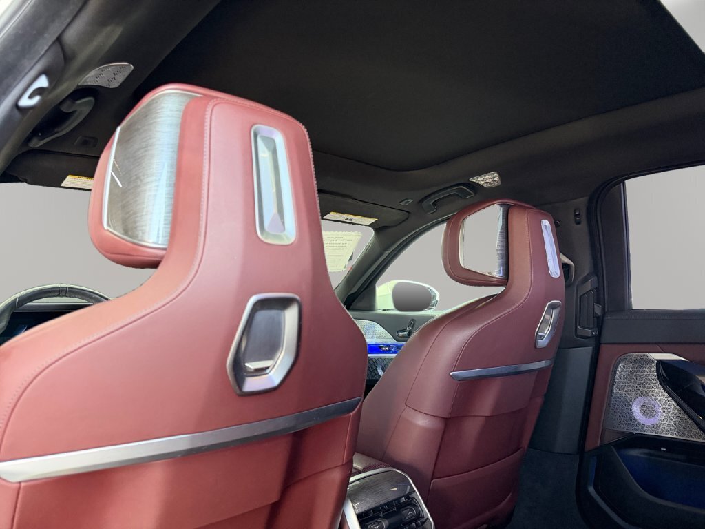 2023 BMW i7 xDrive60 - Photo 21 - Lennox, CA 90304