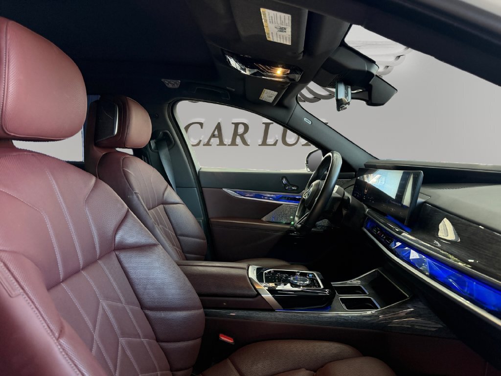 2023 BMW i7 xDrive60 - Photo 15 - Lennox, CA 90304