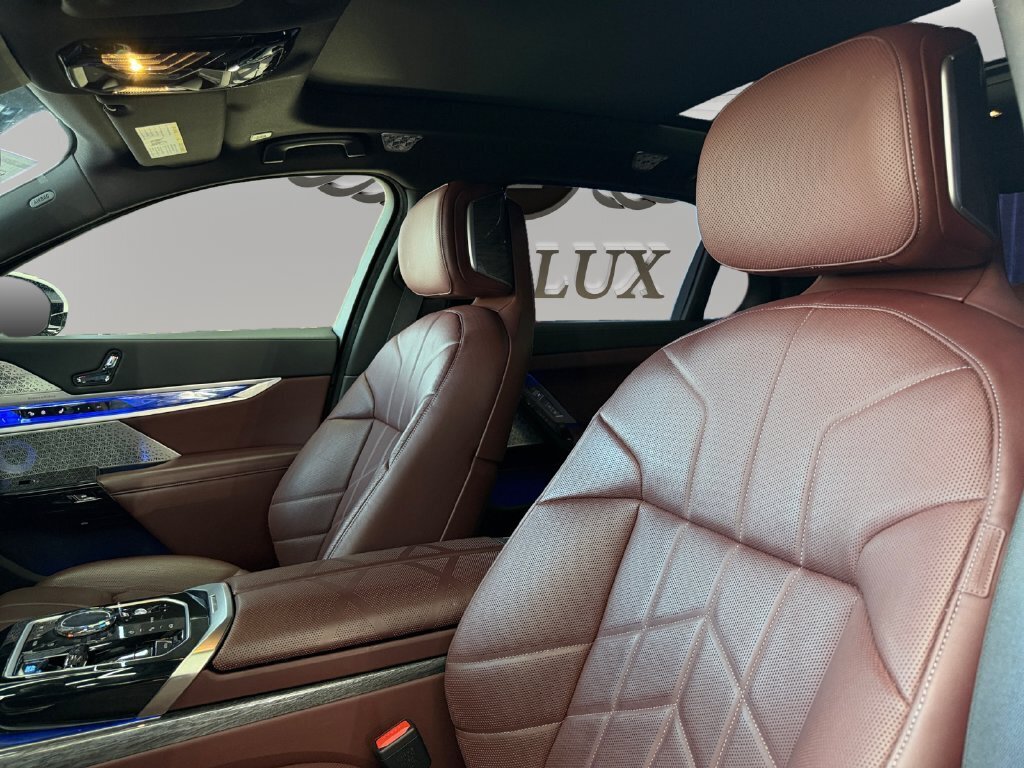 2023 BMW i7 xDrive60 - Photo 9 - Lennox, CA 90304