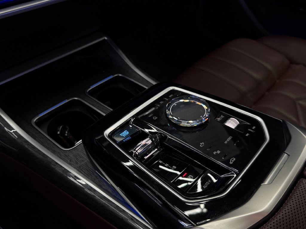 2023 BMW i7 xDrive60 - Photo 25 - Lennox, CA 90304