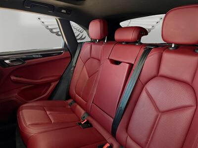 2023 Porsche Macan T - Photo 13 - Lennox, CA 90304