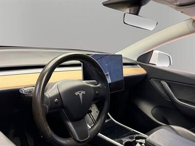2020 Tesla Model Y Long Range - Photo 16 - Lennox, CA 90304