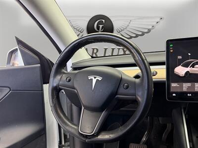 2020 Tesla Model Y Long Range - Photo 12 - Lennox, CA 90304