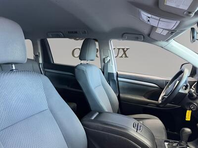 2019 Toyota Highlander LE - Photo 14 - Lennox, CA 90304
