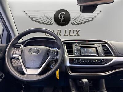 2019 Toyota Highlander LE - Photo 10 - Lennox, CA 90304