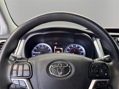 2019 Toyota Highlander LE - Photo 17 - Lennox, CA 90304