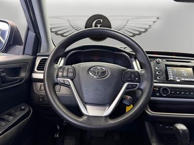 2019 Toyota Highlander LE - Photo 12 - Lennox, CA 90304