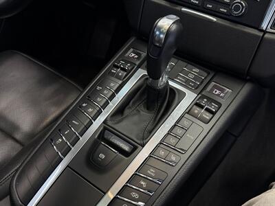 2018 Porsche Macan Turbo   - Photo 19 - Lennox, CA 90304